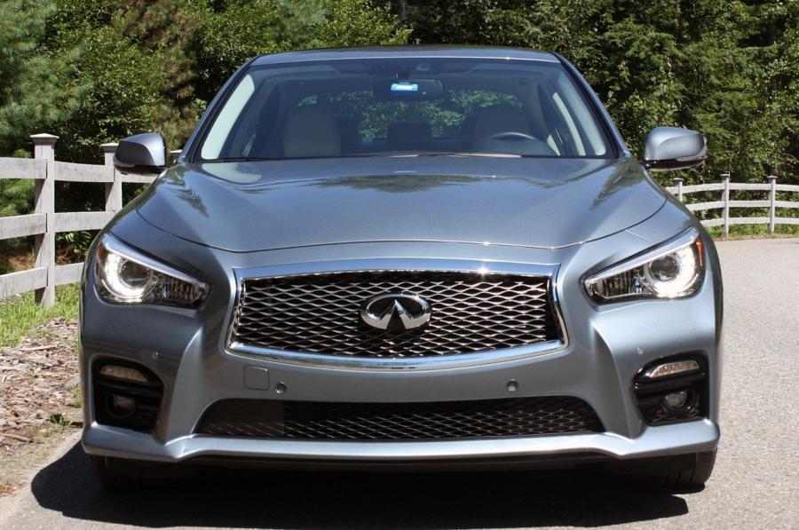  Infiniti Q50 2014 года  (фото 40 из 52)